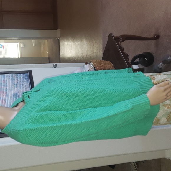 LL Bean L button waffle knit crisp apple green contrasting ribbed hems - Picture 5 of 9